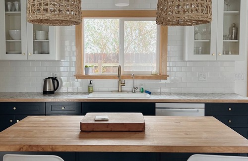 Pacific House | Remodeled Mid-Century Charm, Close To Arcata Plaza