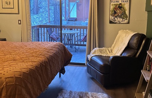 Incline Village Ski Chalet | Remodeled Tahoe Ski and Lake Chalet with Mountain View’s 3 mins to Lake Tahoe