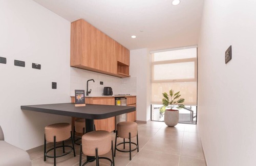 San Diego Apartment | Remote Work-Ready 2BR –Jacuzzi, Design, El Poblado