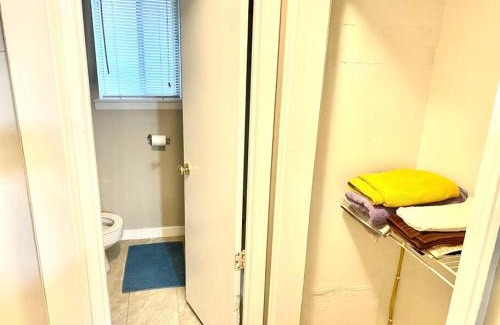 Midtown Apartment | Renasant Convention 5 mins-shuttle to down town- Regional One-UT Health-Methodist University-Lebonheur Hospital