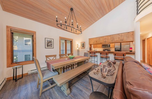 Teton Village Condo | Rendezvous B5 - Beautifully remodeled Teton Village Condo