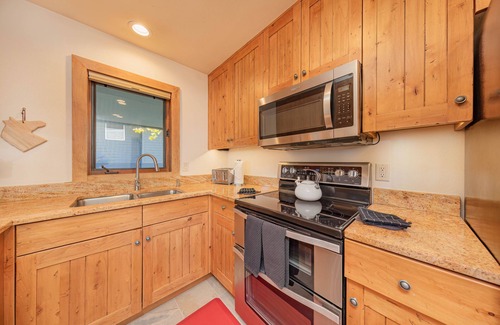 Teton Village Condo | Rendezvous B5 - Beautifully remodeled Teton Village Condo