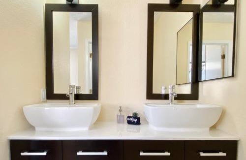 Northwest Reno House | Reno Gem 3 and a half Miles to DT, 40 Miles to Tahoe