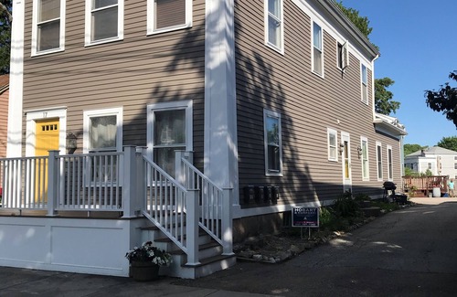 Mystic - New London Apartment | Renovated 1 BR getaway 1 block from Mystic River in Historic downtown!