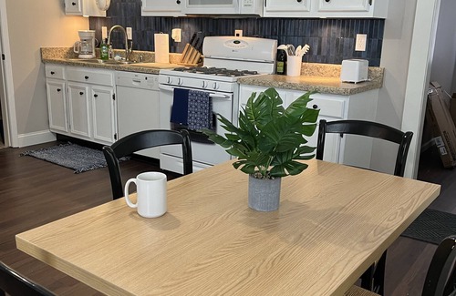 Shelby Park House | Renovated 100-Year-Old Shotgun Home- Modern Comfort Meets Local Character!