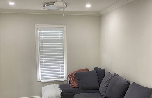 Hamilton House | RENOVATED | 2BED|2 BATH| SLEEP 5| HOUSE