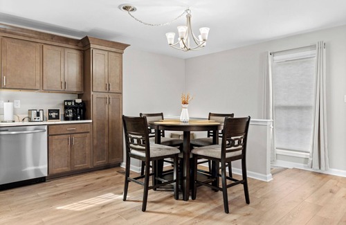 La Grange House | Renovated 3 bedroom, 2.5 bath 1,900 sq ft home with finished walkout basement