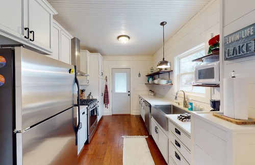 Clear Lake House | Renovated and Close to everything!