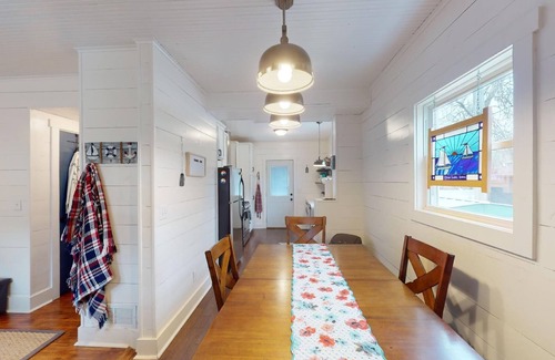 Clear Lake House | Renovated and Close to everything!