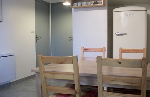 Serres-sur-Arget Apartment | Renovated apartment in Serres-sur-Arget with swimming pool