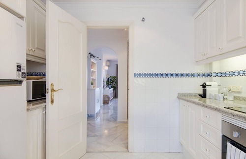 Urbanizacion Pinos Verdes Apartment | Renovated apartment with sea views close to the beach, restaurants and shops