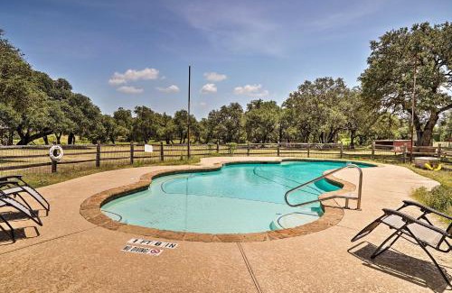 Austin Apartment | Renovated Austin Apt with Pool at Stunt Ranch!