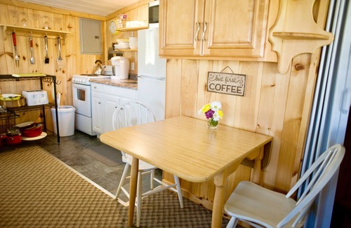 Bristol House | Renovated Bungalo Village Cottage on Crystal-Clear Newfound Lake