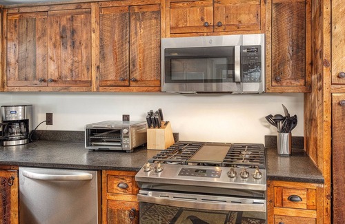 Twin Mountain Cabin | Renovated Cabin On River|Bretton Woods| Mt. Washington|Fishing+Hiking| Fire pit|