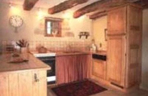 Queyssac-les-Vignes Cottage | Renovated farmhouse with heated pool