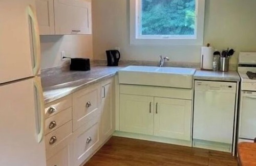 Brill Cabin | Renovated Historic Nobleton Schoolhouse