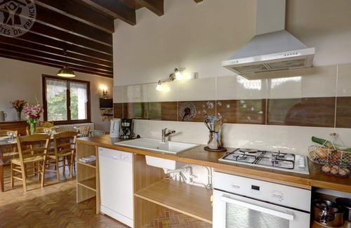 Les Salles Cottage | Renovated house, 2 bedrooms, garden, pets allowed, internet, barbecue