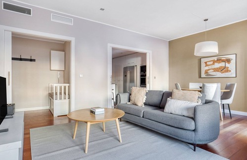 Les Corts Apartment | Renovated Les Corts 2BR w/Balcony, by Blueground