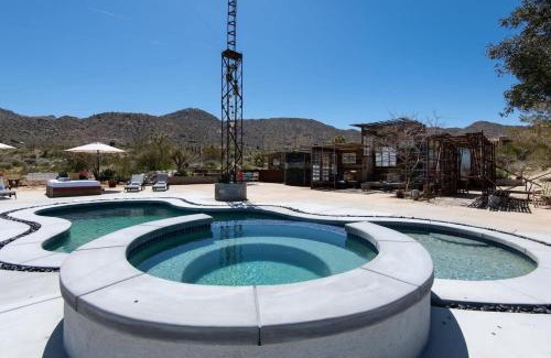 Joshua Tree Highlands House | Renovated Lodge - Room 2 with pool access