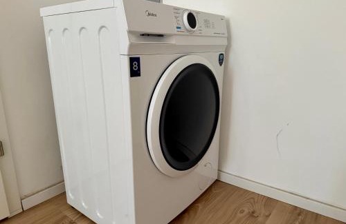 Simmering Apartment | Renovated Spacious Apartment with Free Parking