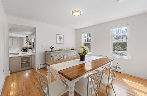 Harwich Port House | RENOVATED, Spacious, 4-bedroom, Dogs ok, Minutes from Beaches