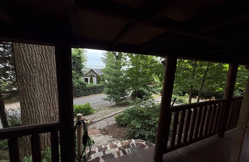 Fort Hancock Cabin | Renovated Summer Cabin in Atlantic Highlands – Walk to NYC Ferry!