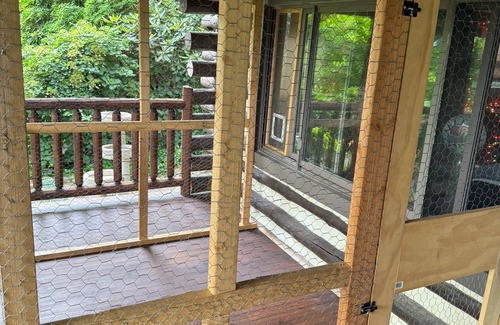 Fort Hancock Cabin | Renovated Summer Cabin in Atlantic Highlands – Walk to NYC Ferry!
