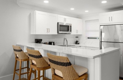 The Bight Resort | Renovated Resort Suite | TWO All-Inclusive Suites, Pool & Ocean Access
