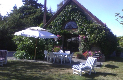 Ploerdut Cottage | Renovated typical Breton farm building . In the peacefull countryside.