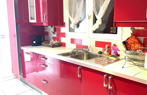 Plaisir House | Renovated villa 30 minutes from Paris
