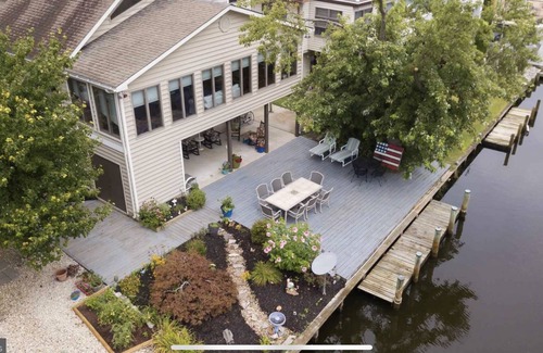 South Bethany Harbor House | Renovated with Amazing Water Views & Access - only 1.5 Blocks to Beach!