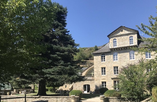 Gaillac-d'Aveyron House | Rent charming residence in Aveyron. 20 beds.