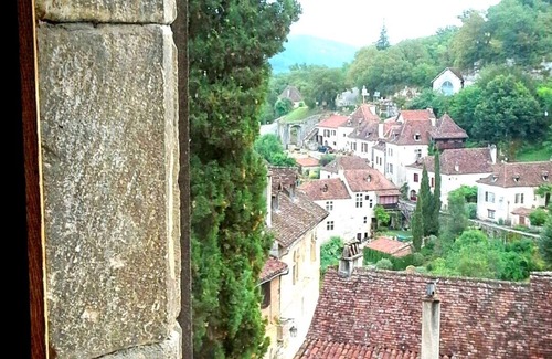 Saint-Cirq-Lapopie Cottage | Rental of charm in Saint Cirq La Popie, medieval village in the Lot