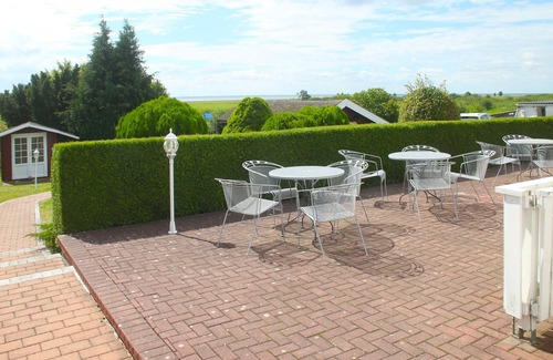 Gross Zicker Apartment | Rental-Private Bathroom-WG9