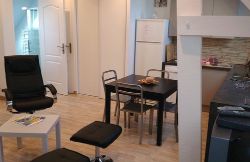 Demouville Apartment | Rental with garden for 4 people located between CAEN and the beaches