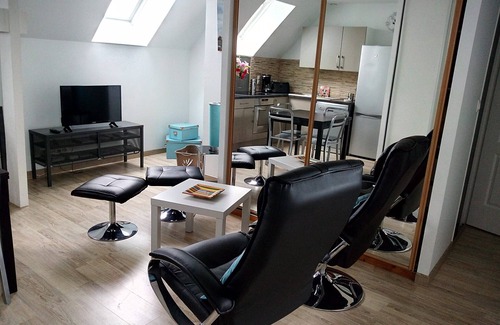 Demouville Apartment | Rental with garden for 4 people located between CAEN and the beaches