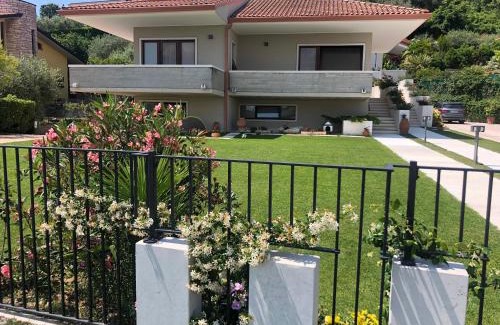 Domegliara Villa | RESIDENZA VILLA LEONIDA