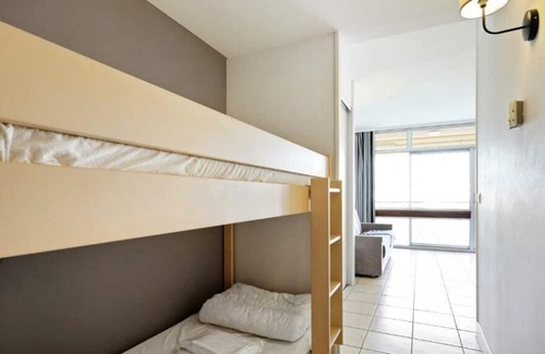 Saint-Laurent-du-Var Apartment | Residence Pierre & Vacances Héliotel Marine - Studio 4 people - 1 sleeping area - Air conditioning