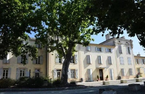 Azille Apartment | Residence Le Château de Jouarres * - 3 room apartment for 5 people