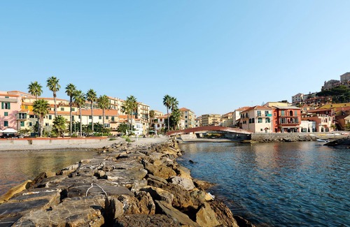 Imperia Apartment | Residence Villa Giada Three-room Apt 6 Pax Plus Rosa