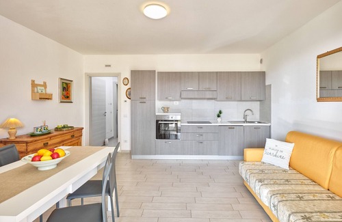 Pastrengo Apartment | Residenza Pastrengo - apartment Girasole with pool and terrace