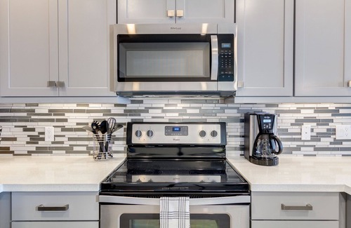 Chandler Condo | Resort Condo in Desirable Chandler. Tons of Amenities. Walk to Everything! 30 Night Min!