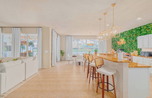 Bellavida House | ⭐ Resort Home, Heated Pool & Spa, Game Room, Themed Bedrooms, Fully Stocked ⭐