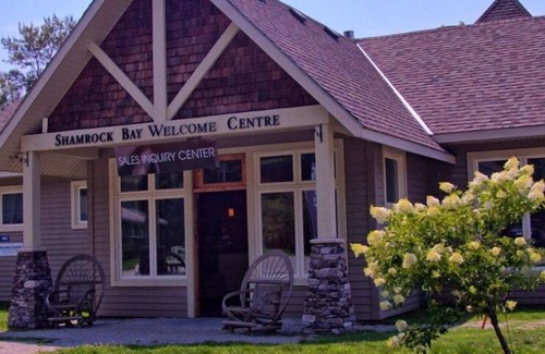 Gravenhurst Cottage | Resort living with cottage lifestyle, close to all that Muskoka offers.