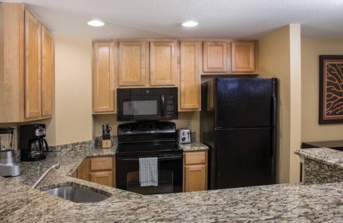 Survey Creek Resort | Resort Managed 2 BR -Sleeps 8 at Wyndham Palm Aire - Pools, Free Beach Shuttle!