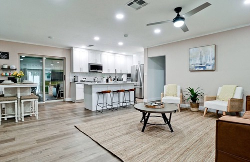 Ballentine Manor Estates House | Resort-style home with pickleball court, mini-golf, playground & large htd pool