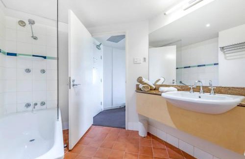 Darwin City Centre Apartment | Resort Style King Pad with Sparkling Sea Views
