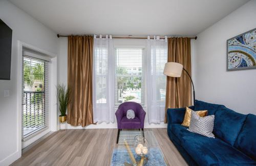 Temple Terrace Apartment | Resort Style - POOL View - HOTUB - Moffitt - Pet - Mid Term Rental - Gated - Gym - Wifi - USF - Elevators - Long Stay - WT1