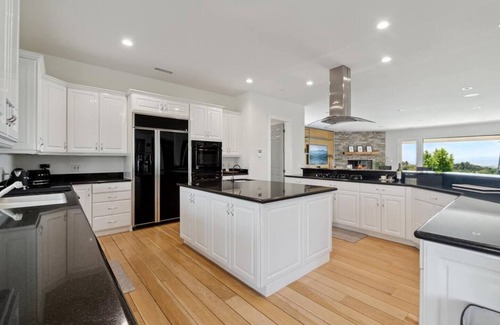 Castaic House | Resort Style Retreat 10 Acre Ranch 4BR/4BTH – Near Valencia