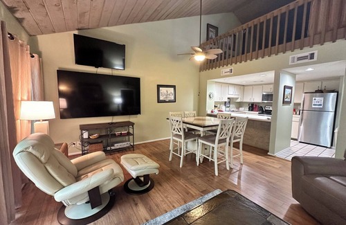 Fairfield Glade Villa | ðResort Vacations at Fairfield Glade TN Spacious Remodeled Villa just steps from golf course!